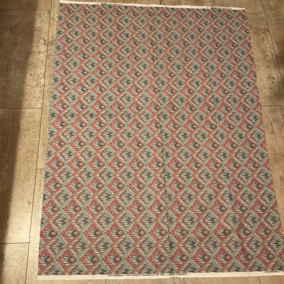 Fabric Leaf Feather Pattern 38” x 54” Raw Edges Lightweight - Picture 2 of 6